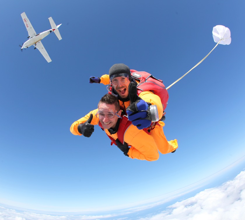 Fallschirmspringen oder Fliegen für einen guten Zweck