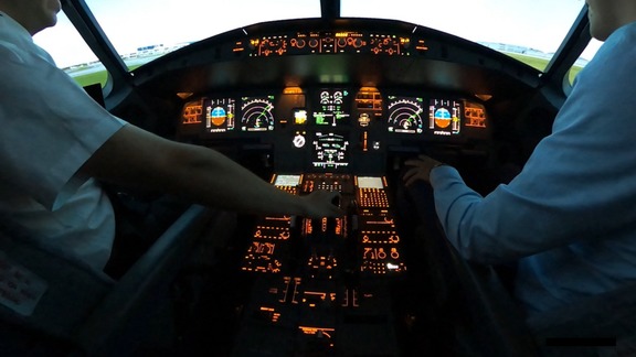 Boeing 737 full-motion simulator