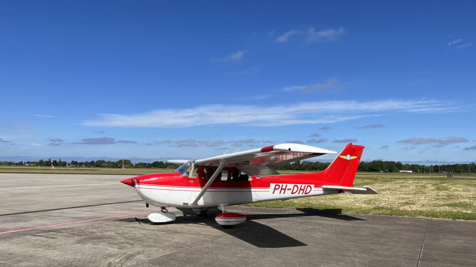 Cessna flying lesson Den Helder