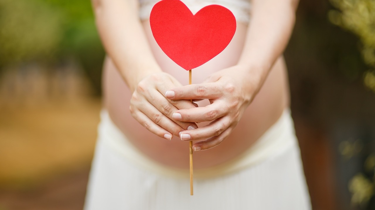 Tu peux sauter en parachute quand tu es enceinte ?